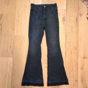 We The Free Black High-Waisted Flare Jeans – Size 31